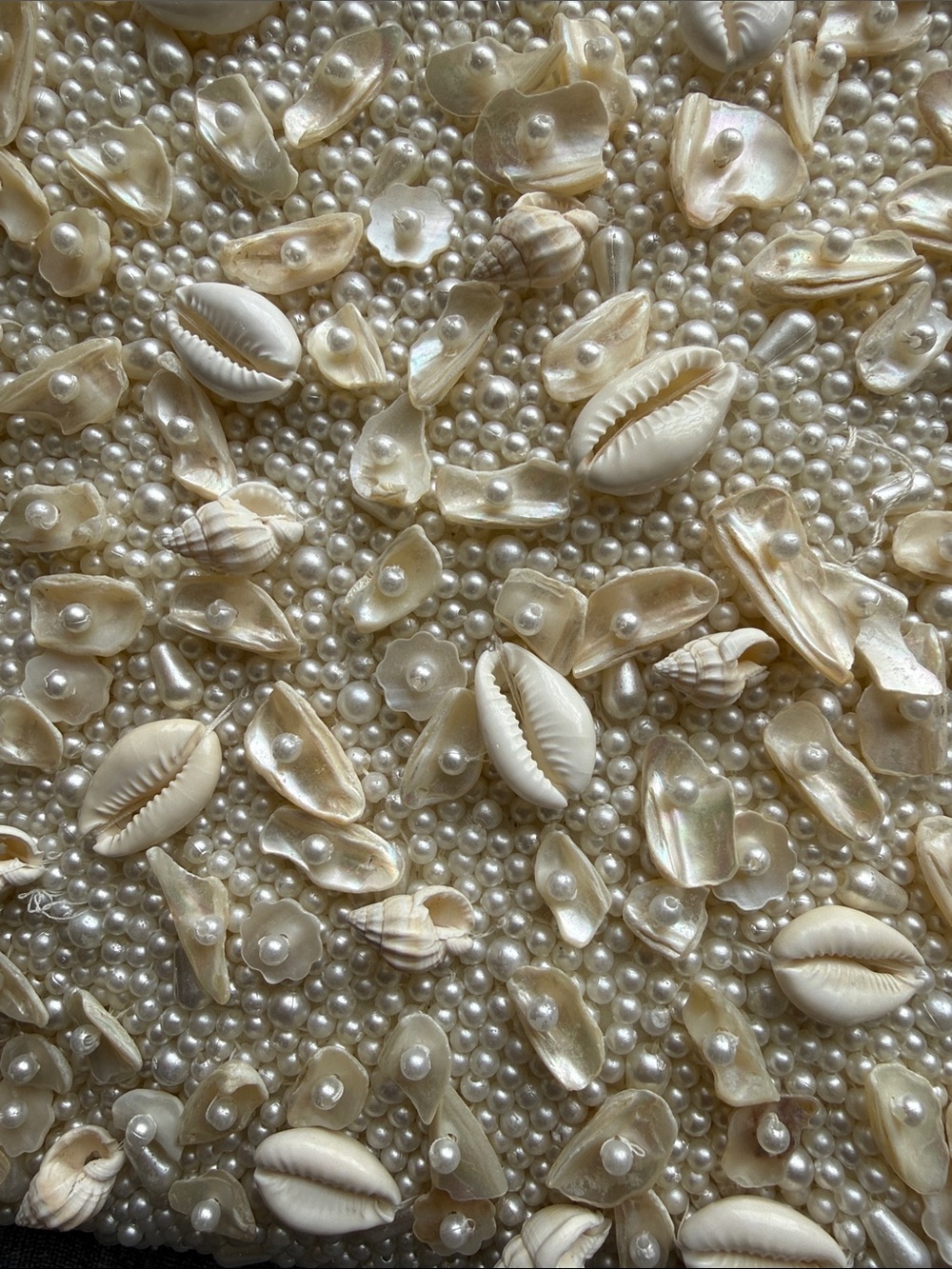 Best Price Offered Beaded Shell Mini Bag in Cream Bridal beach vacation pearl - Picture 4 of 4